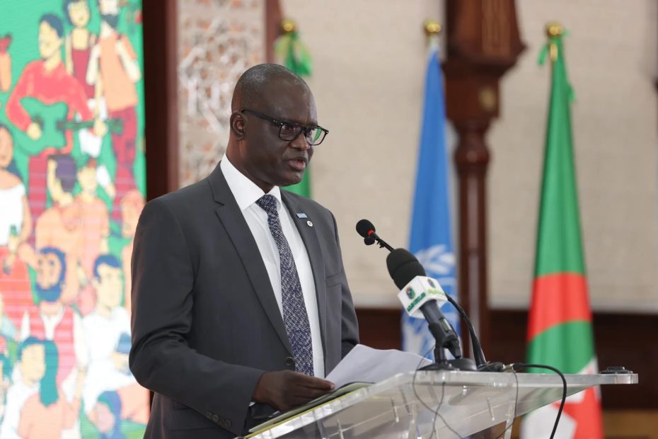 Le représentant de l'OMS en Algérie, M. Nouhou Amadou