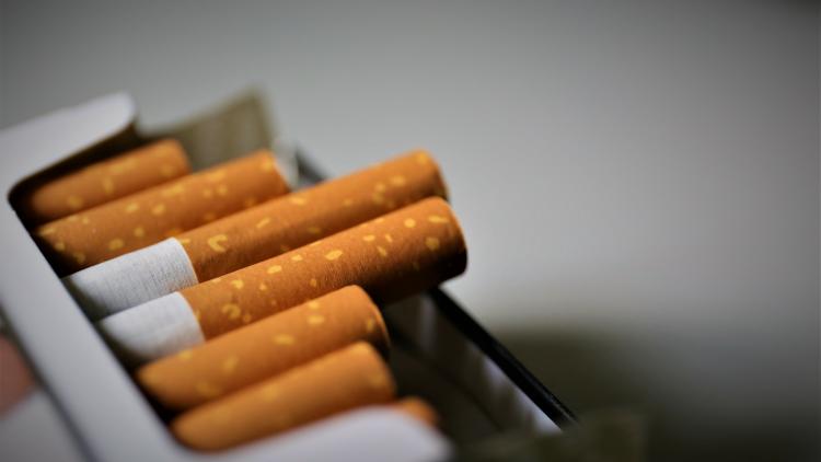 L’OMS recommande de surtaxer les produits de tabac, l’alcool et les boissons sucrées
